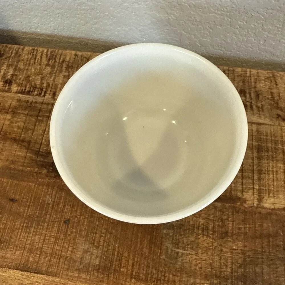 Vintage PYREX Yellow 402 1 1/2 QT Nesting Mixing Bowl Made in USA Yellow